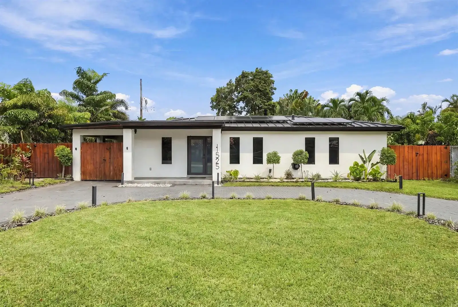 1525 NE 27TH Street, Wilton Manors FL 33334