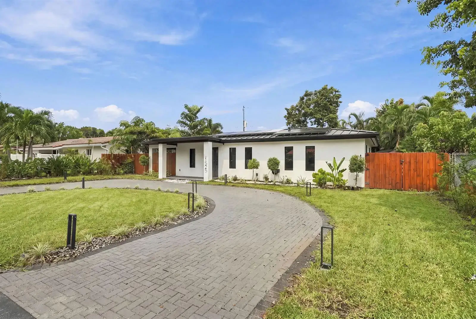 1525 NE 27TH Street, Wilton Manors FL 33334 photo 3