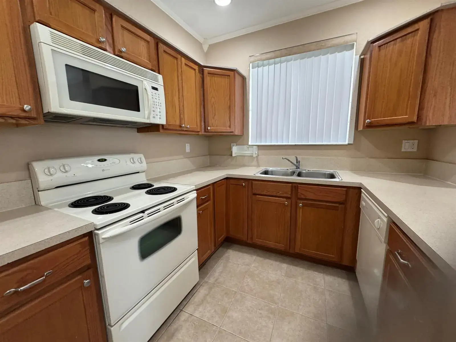 3069 LAUREL RIDGE Circle, Riviera Beach FL 33404 photo 4