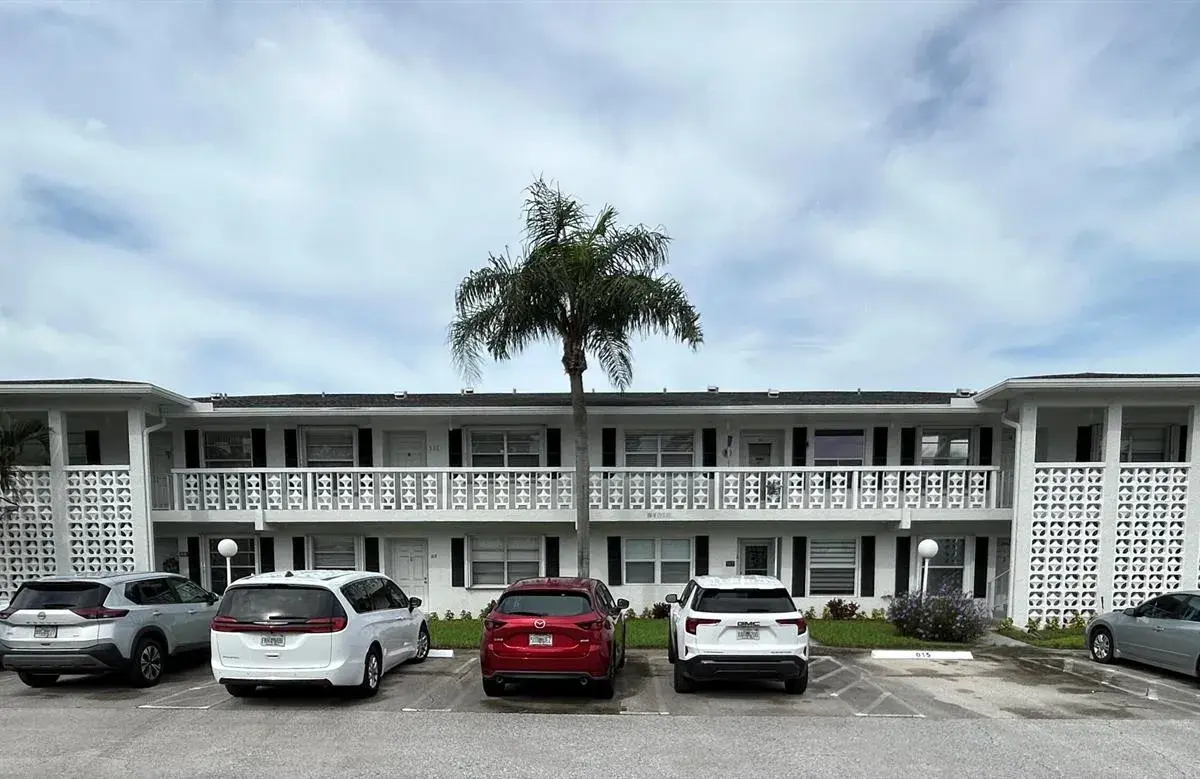 2860 SW 13th Street # 202, Delray Beach FL 33445