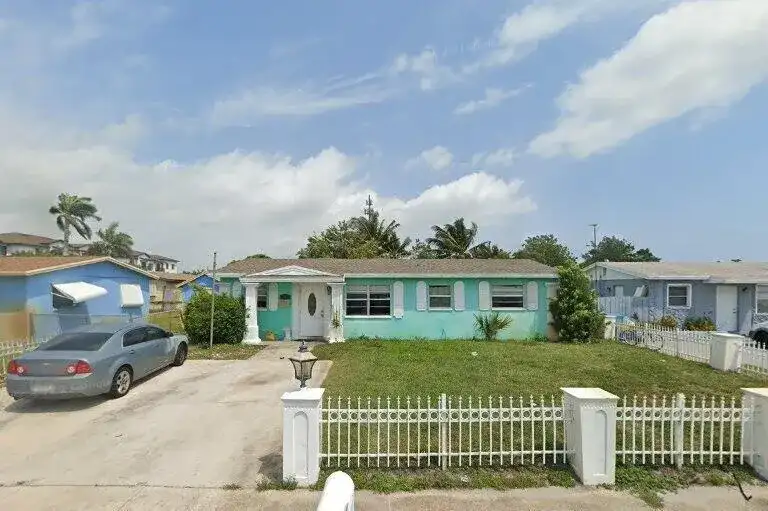 207 NE 6th Avenue, Boynton Beach FL 33435