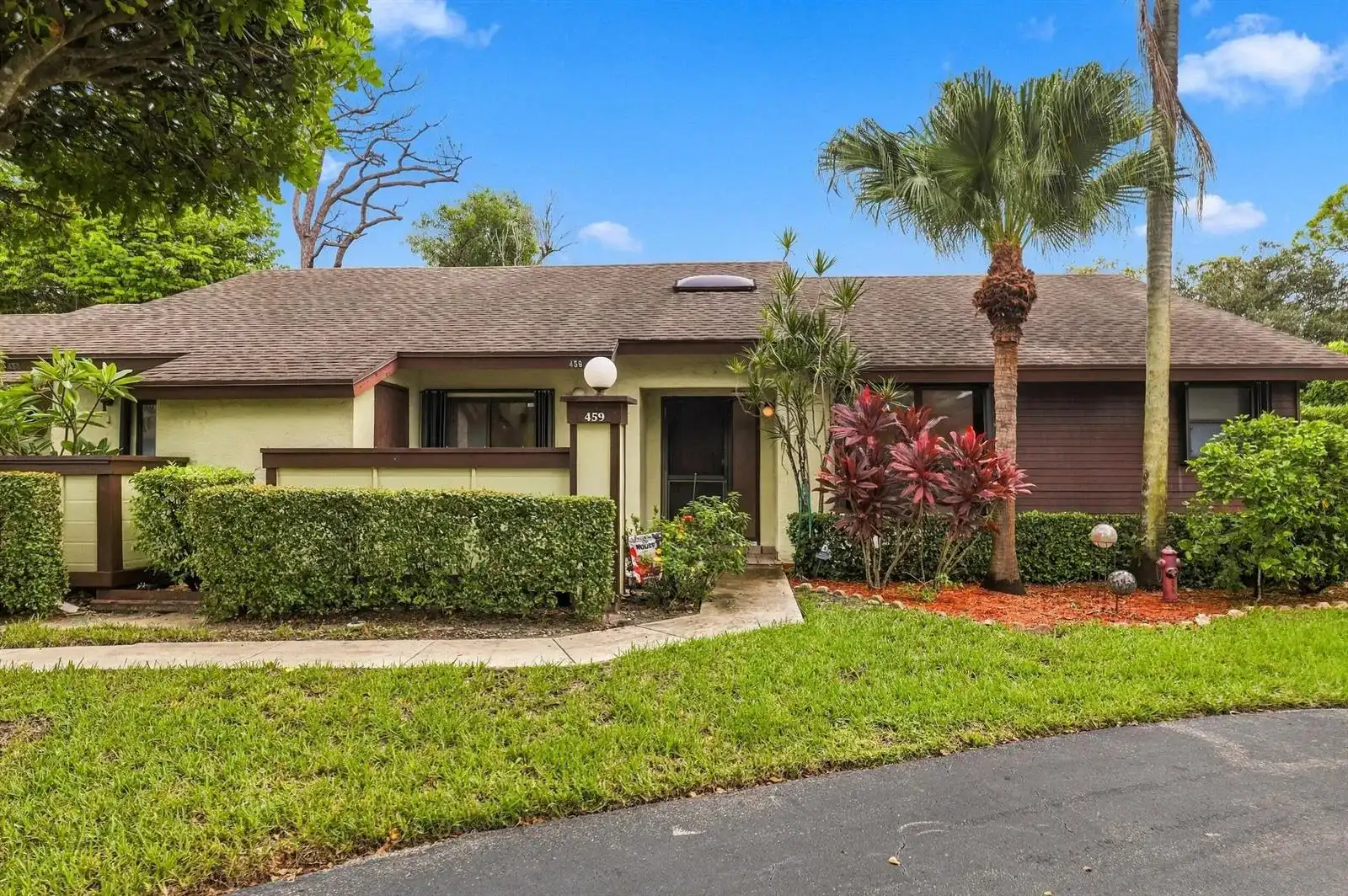 459 KNOLLWOOD Court # 459, Royal Palm Beach FL 33411