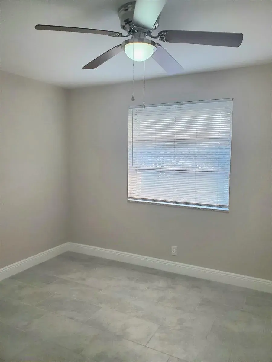 1375 SEAVIEW, North Lauderdale FL 33068