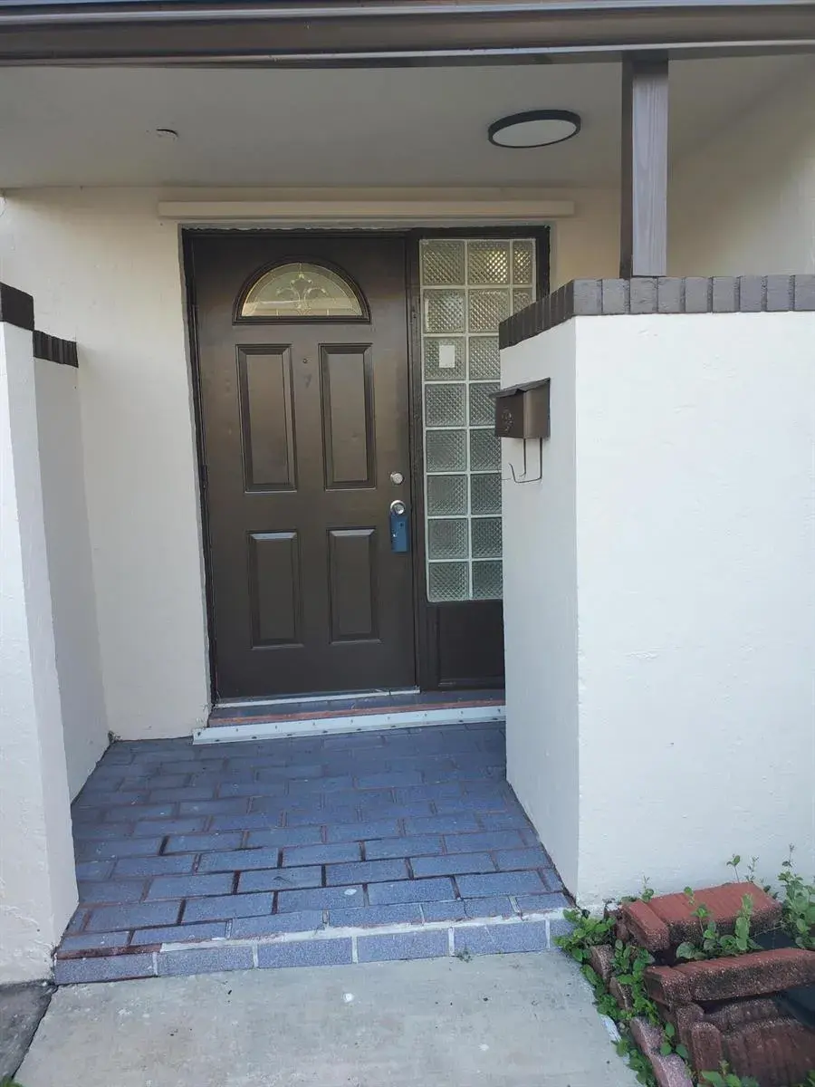 1375 SEAVIEW, North Lauderdale FL 33068