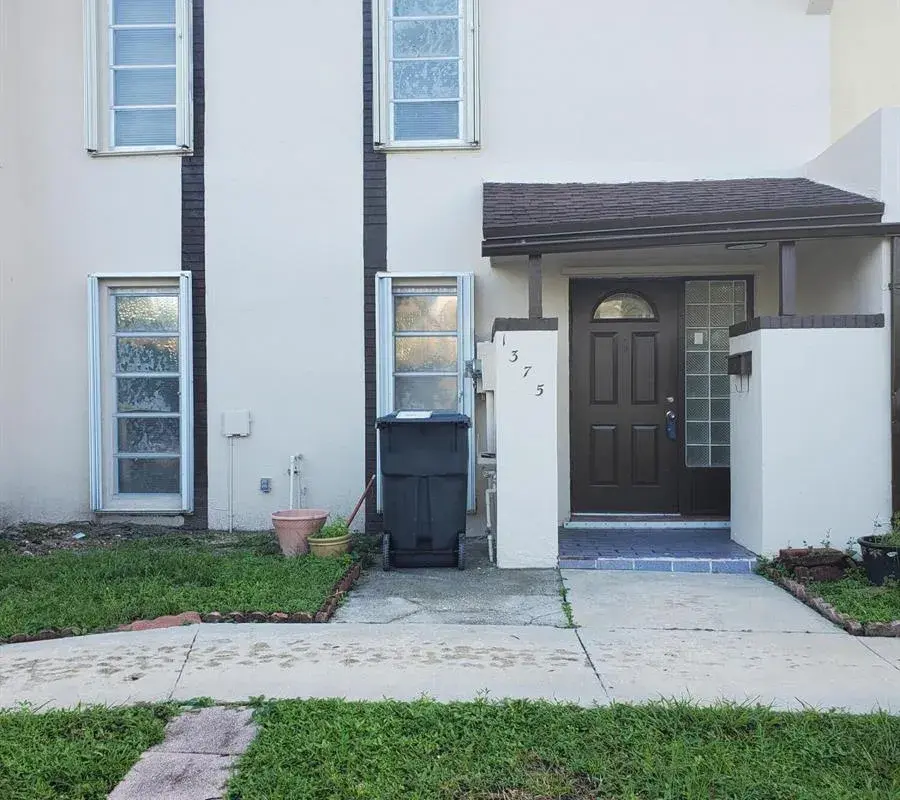 1375 SEAVIEW, North Lauderdale FL 33068