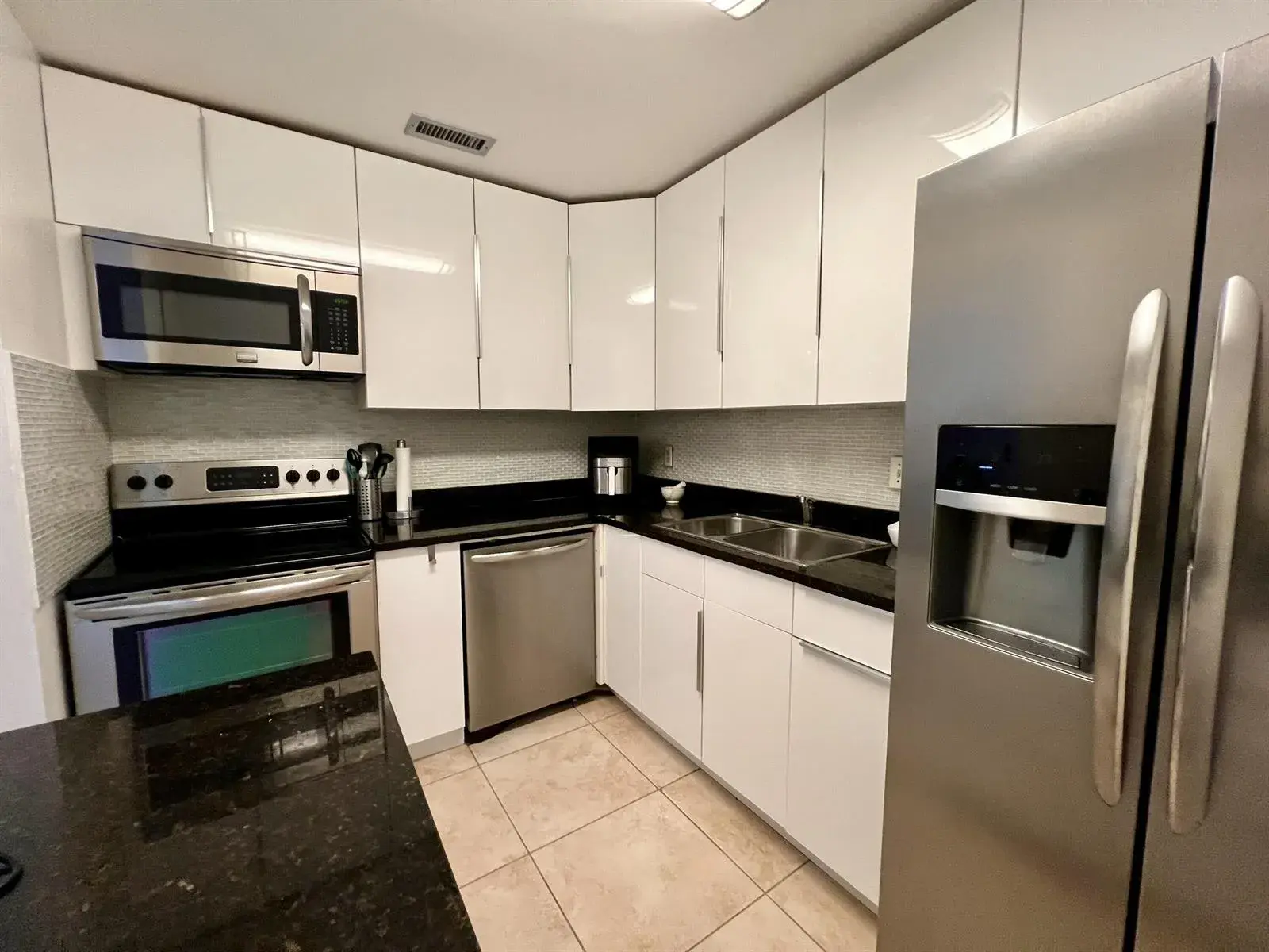 6421 BAY CLUB Drive # 3, Fort Lauderdale FL 33308