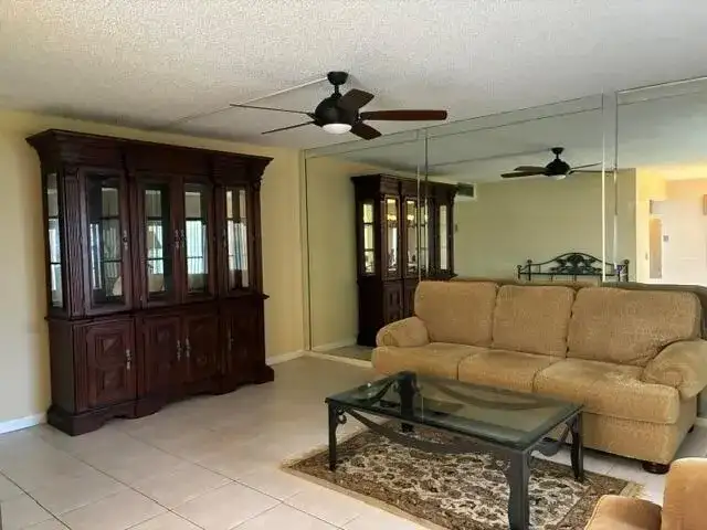 837 Normandy R, Delray Beach FL 33484 photo 2