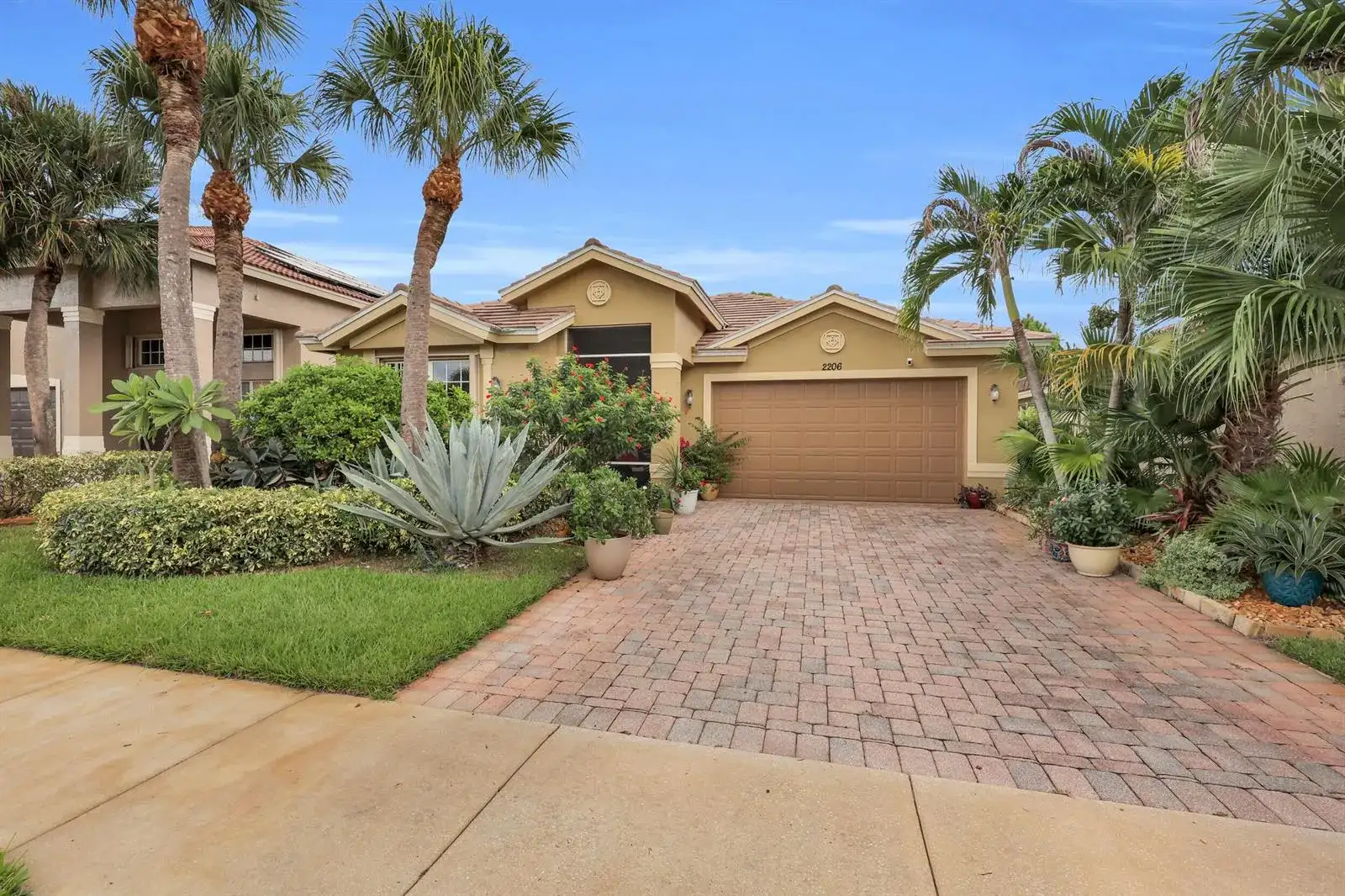 2206 Newport Isles Boulevard, Port St. Lucie FL 34953 photo 2