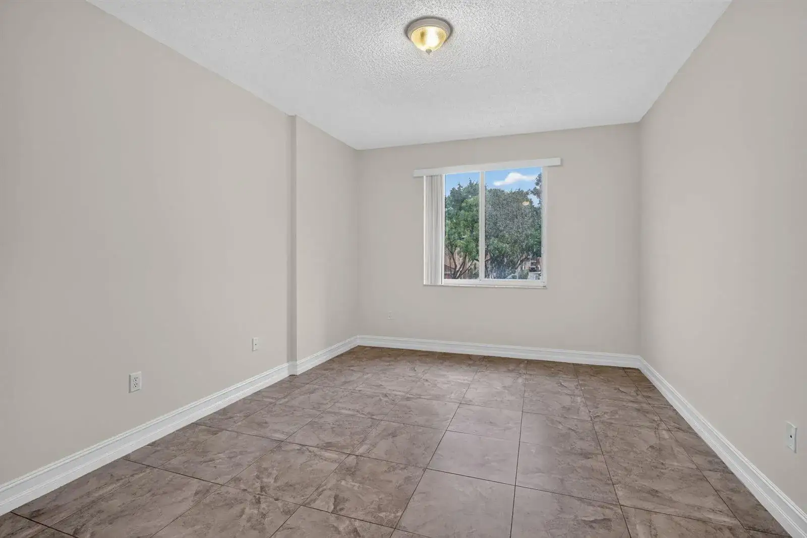 6960 SW 39th Street # 207e, Davie FL 33314
