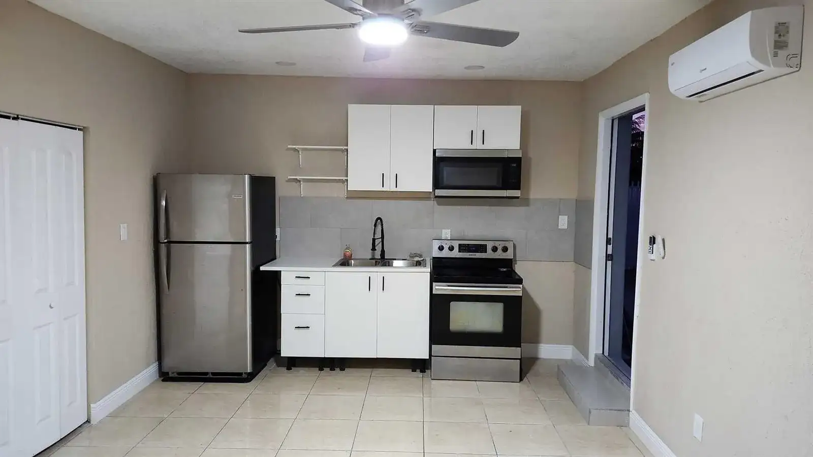 18515 NW 42ND Place unit 3, Miami Gardens FL 33055 photo 2