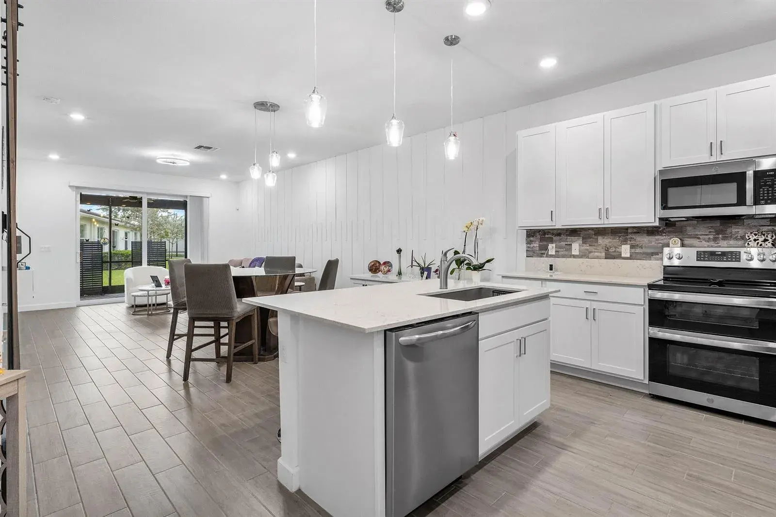 6982 Peters Lane, Delray Beach FL 33446