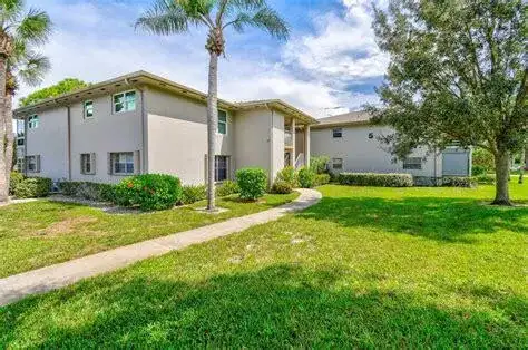 10 LAKE VISTA Trail # 206, Port St. Lucie FL 34952 photo 2