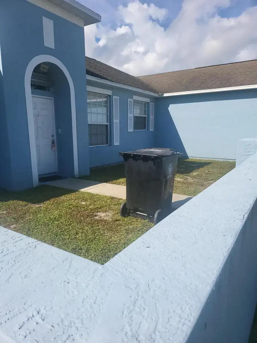 558 SW Halifax Avenue, Port St. Lucie FL 34953 photo 3