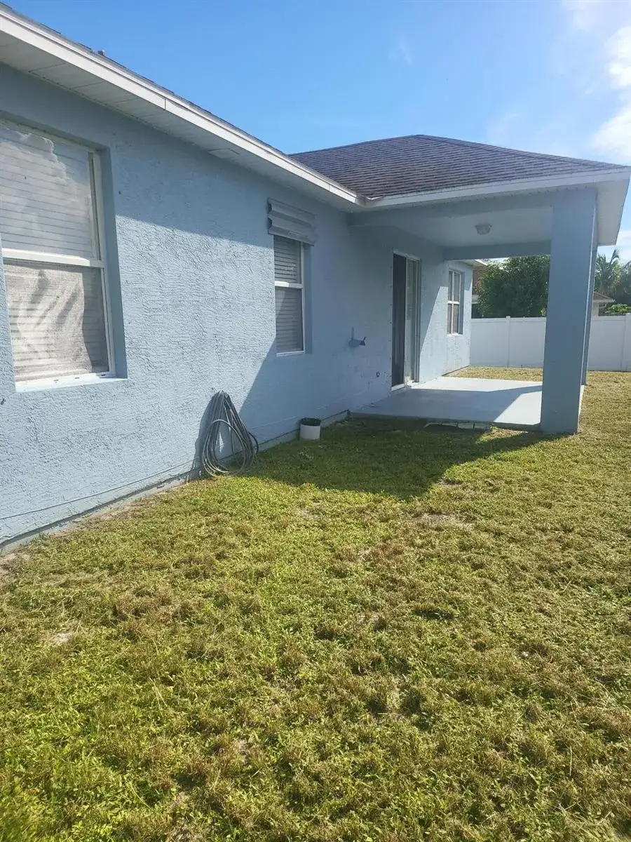 558 SW Halifax Avenue, Port St. Lucie FL 34953 photo 4
