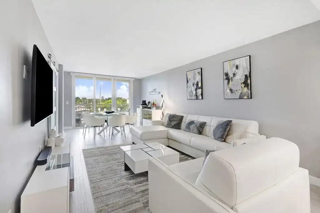 155 ISLE OF VENICE Drive # 501, Fort Lauderdale FL 33301