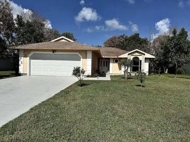 3053 SE WAKE Road, Port St. Lucie FL 34984