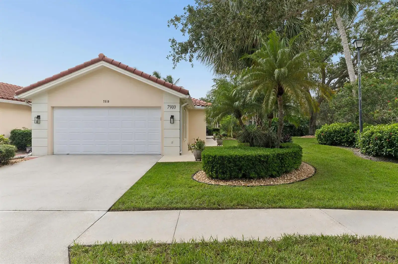 7910 Pine Island Way, West Palm Beach FL 33411