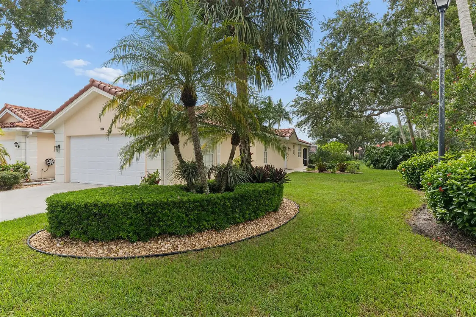 7910 Pine Island Way, West Palm Beach FL 33411 photo 2