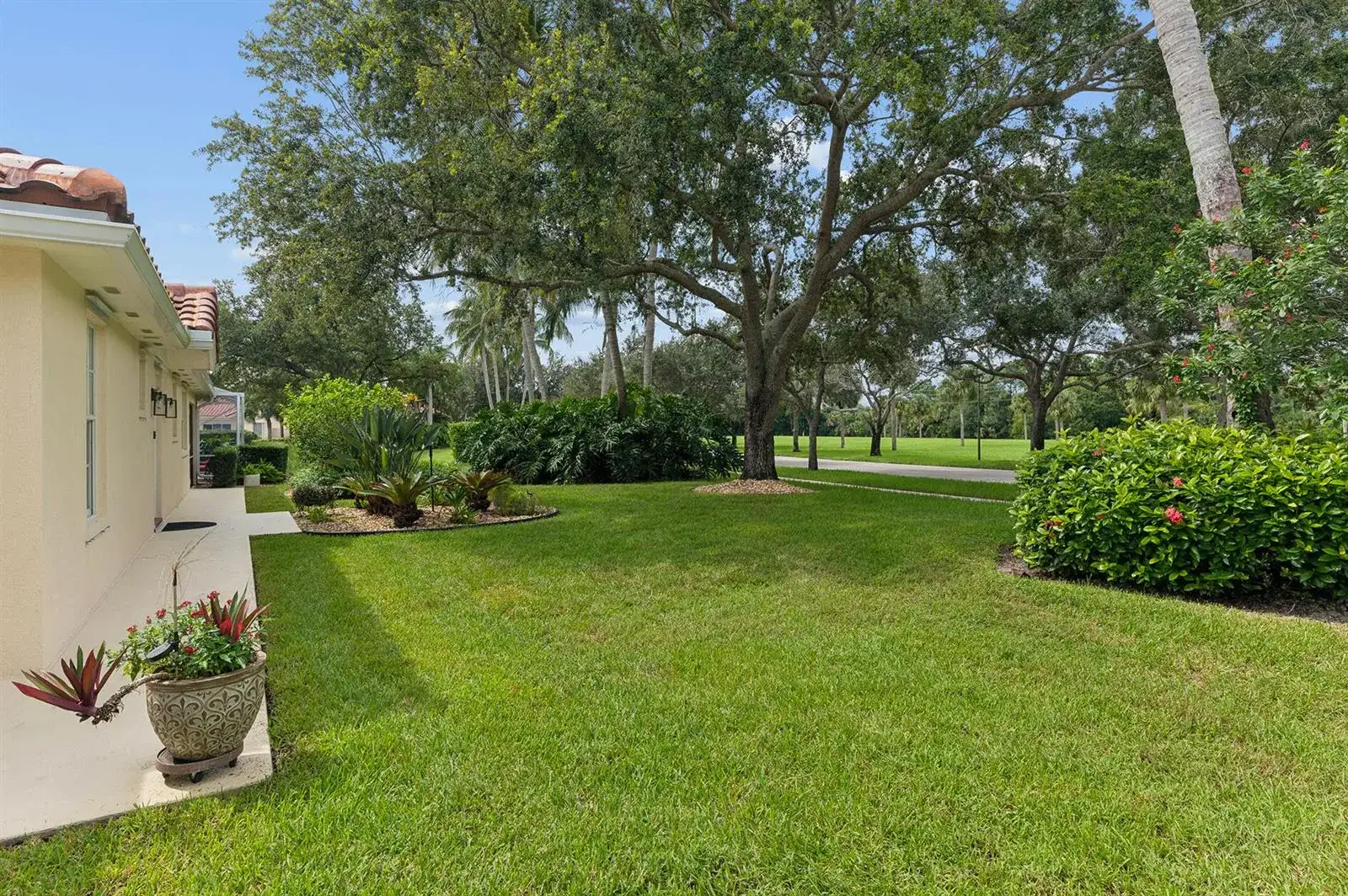 7910 Pine Island Way, West Palm Beach FL 33411 photo 3