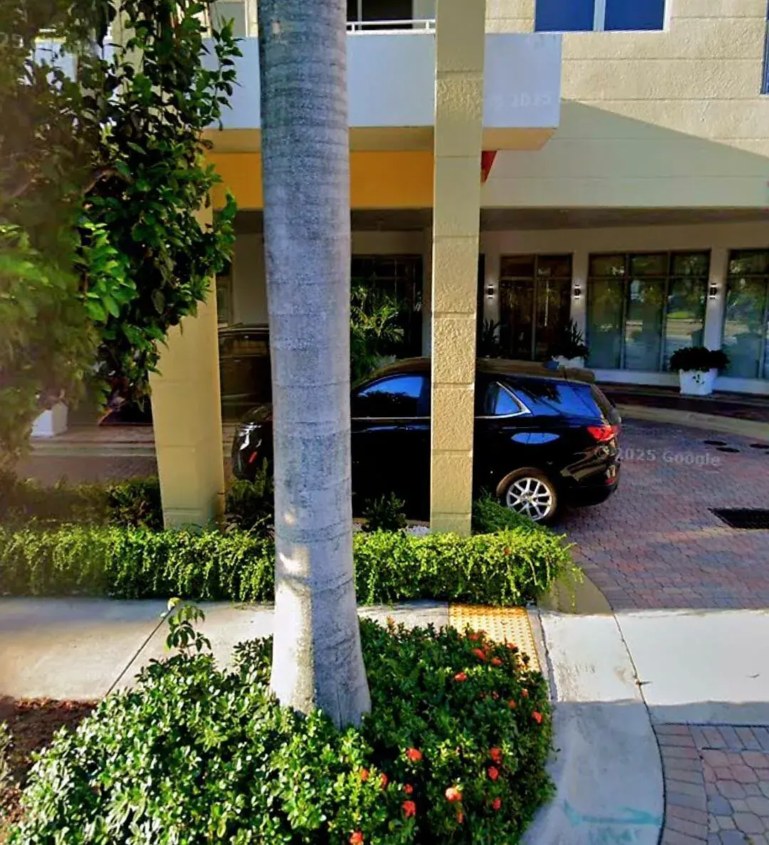 1830 Radius Drive # 825, Hollywood FL 33020