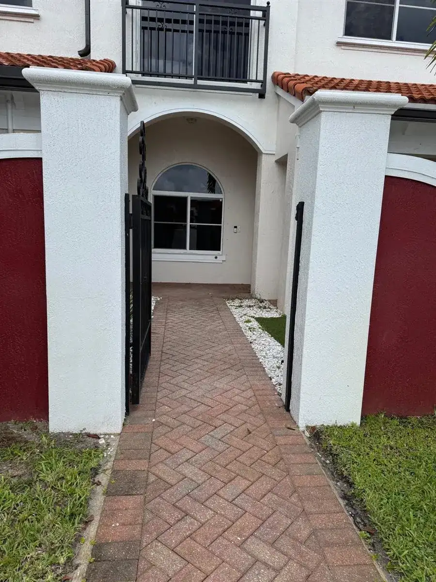3536 NW 29TH Place # 3536, Lauderdale Lakes FL 33311 photo 3