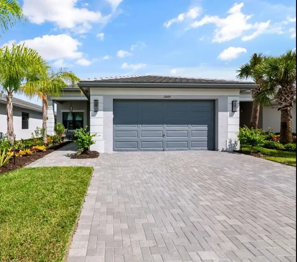 12429 SW HIGH TIDE Road, Port St. Lucie FL 34987 photo 2