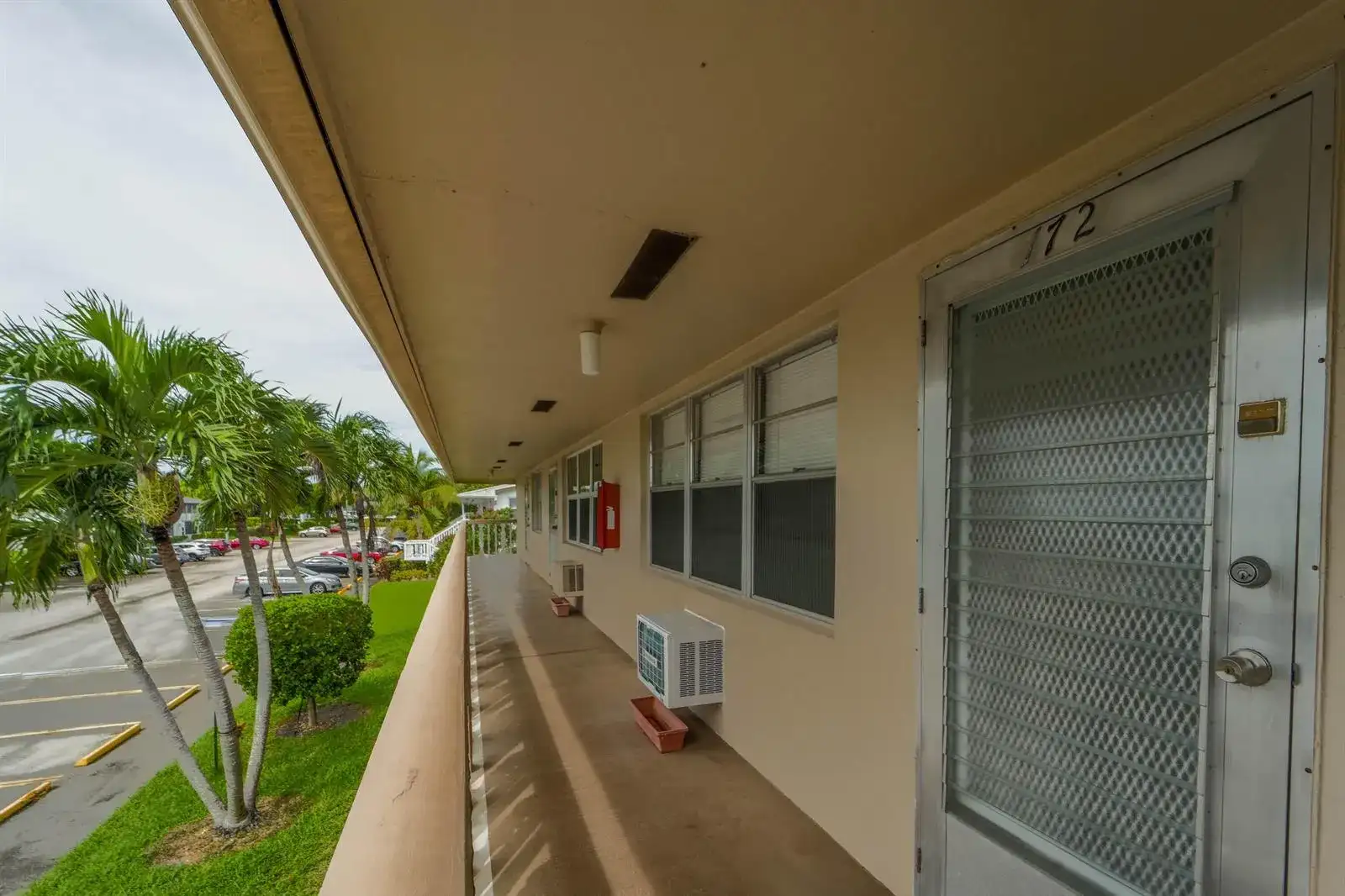 173 KENT J, West Palm Beach FL 33417 photo 2