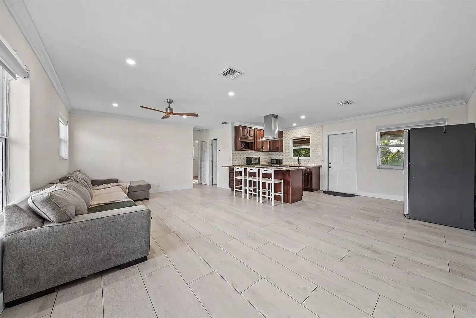 1446 W Jennings Street, Lantana FL 33462 photo 3