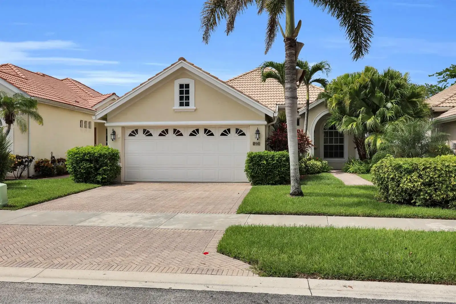 706 SW Aruba Bay, Port St. Lucie FL 34986 photo 2