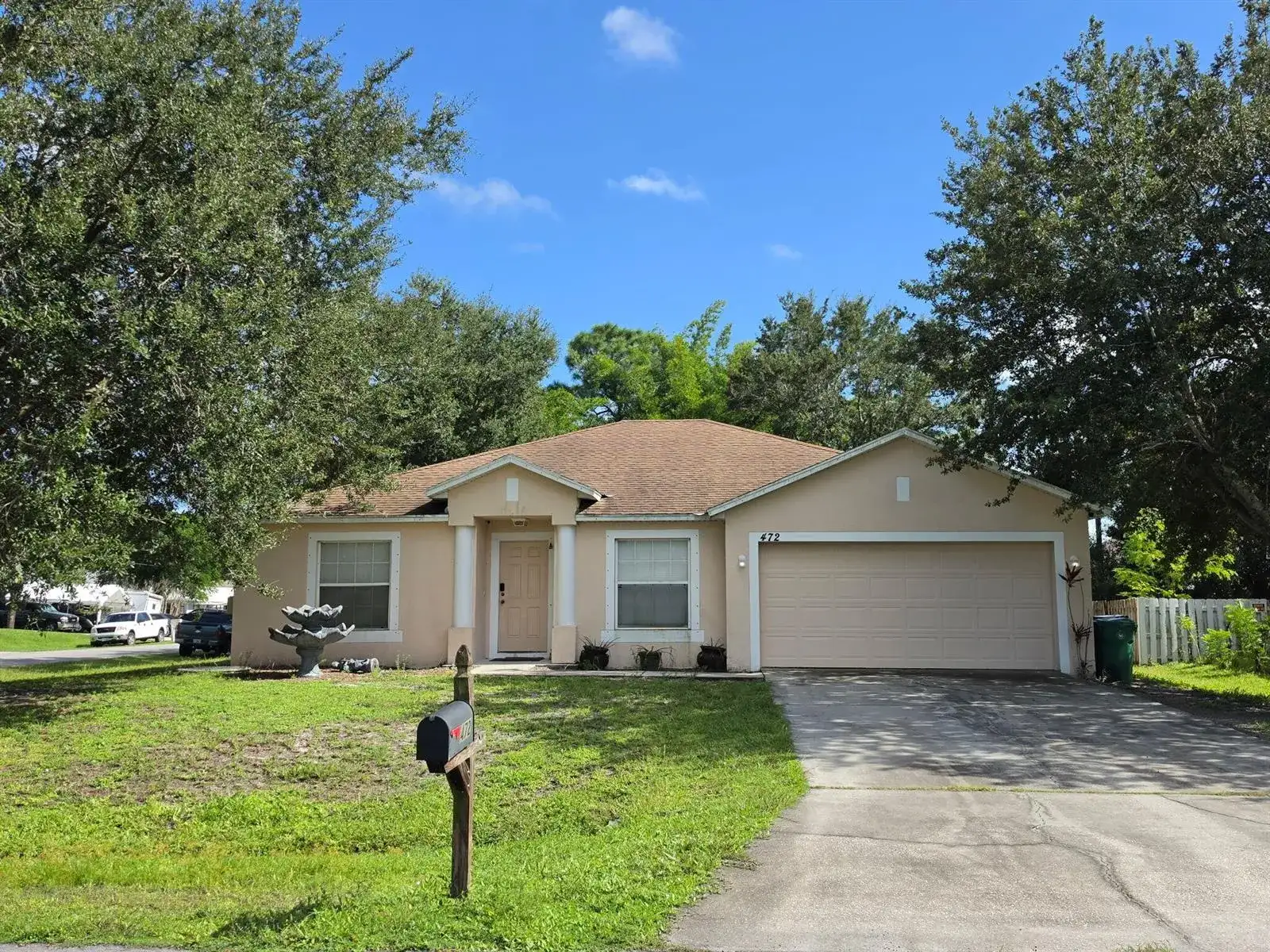 472 SE Justine Terrace, Port St. Lucie FL 34983 photo 2