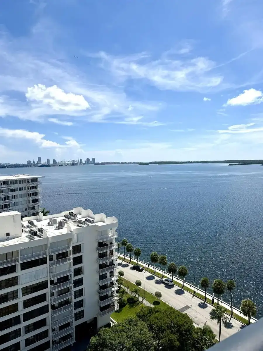 1450 BRICKELL BAY Drive # 1702, Miami FL 33131