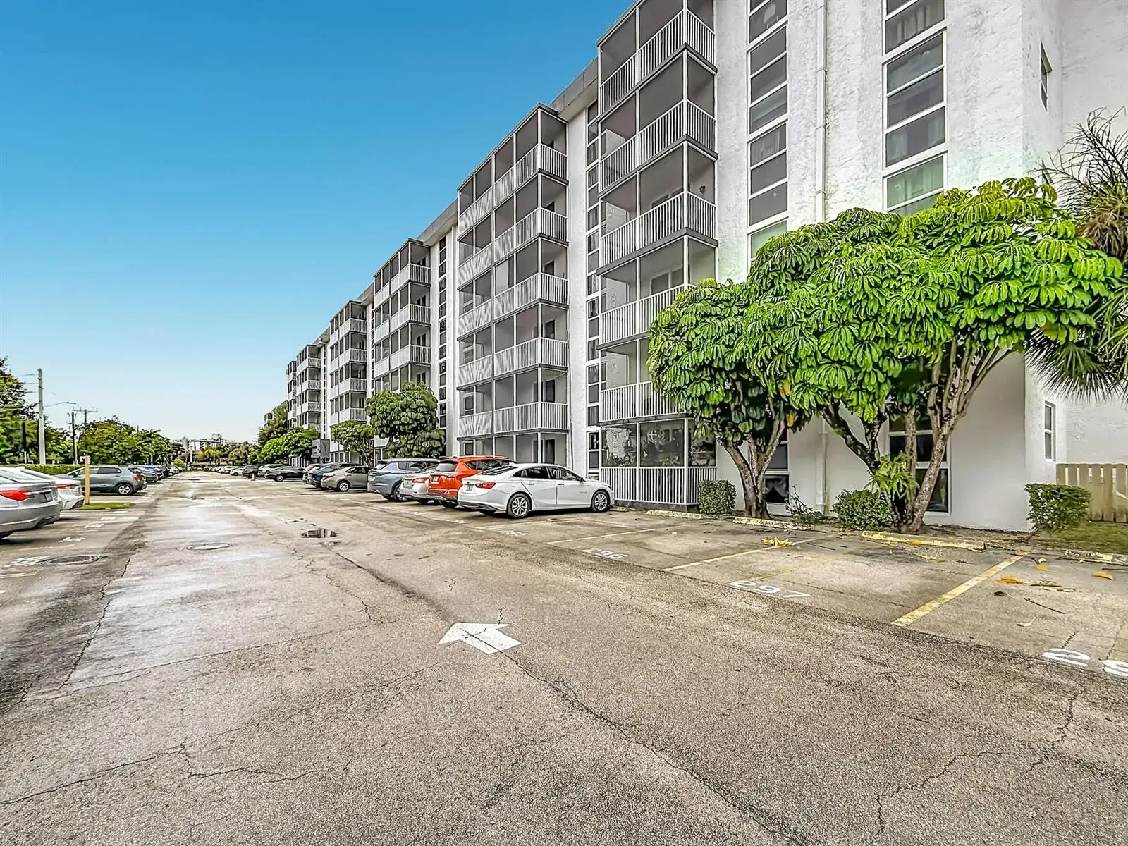 16851 NE 23RD Avenue # A608, North Miami Beach FL 33160 photo 3