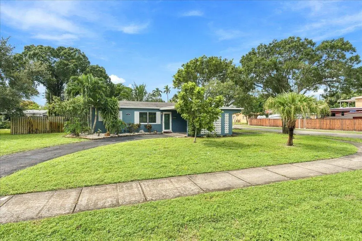 3366 SW 16TH Court, Fort Lauderdale FL 33312