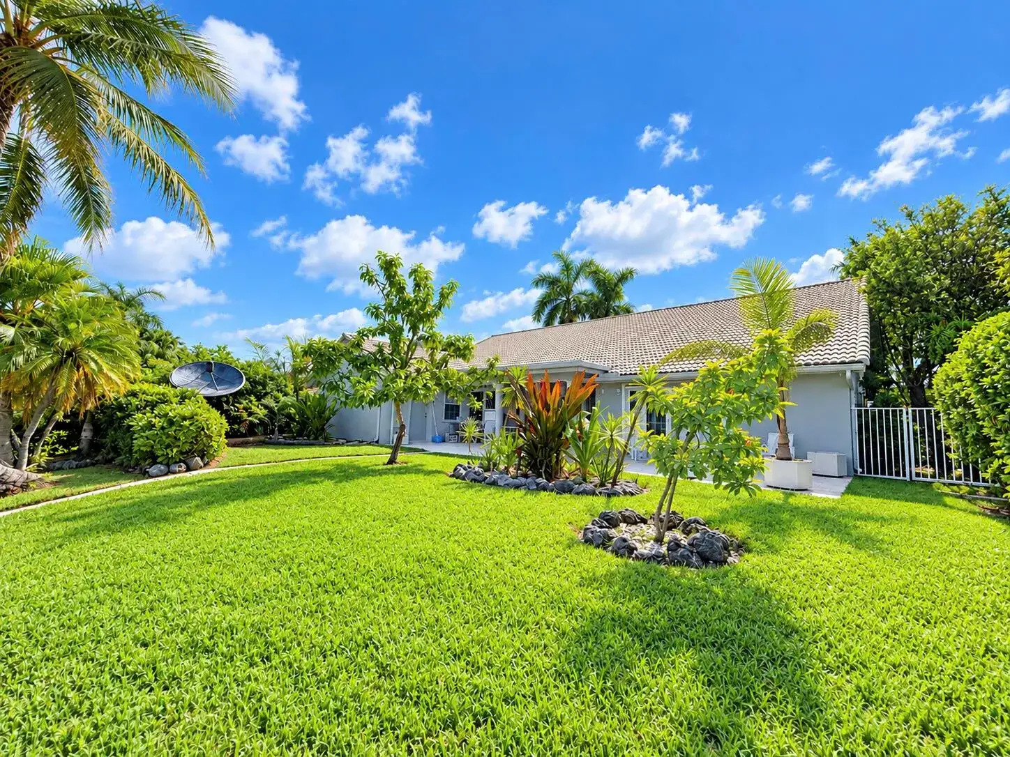 492 NW 162nd Avenue NW, Pembroke Pines FL 33028 photo 4