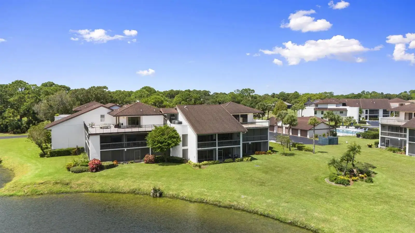 3200 Twin Lakes Terrace # 105, Fort Pierce FL 34951 photo 2