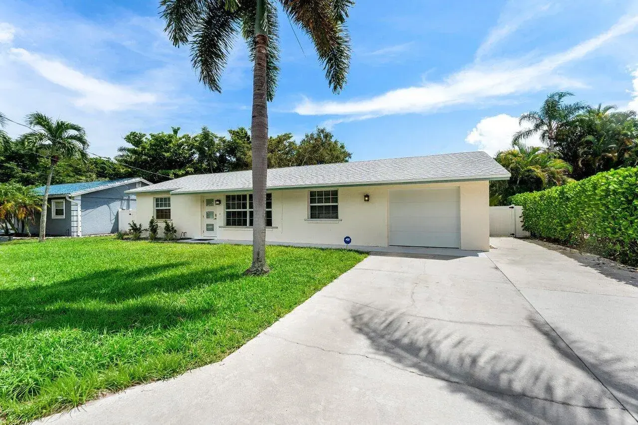 2350 NIKI JO Lane, Palm Beach Gardens FL 33410