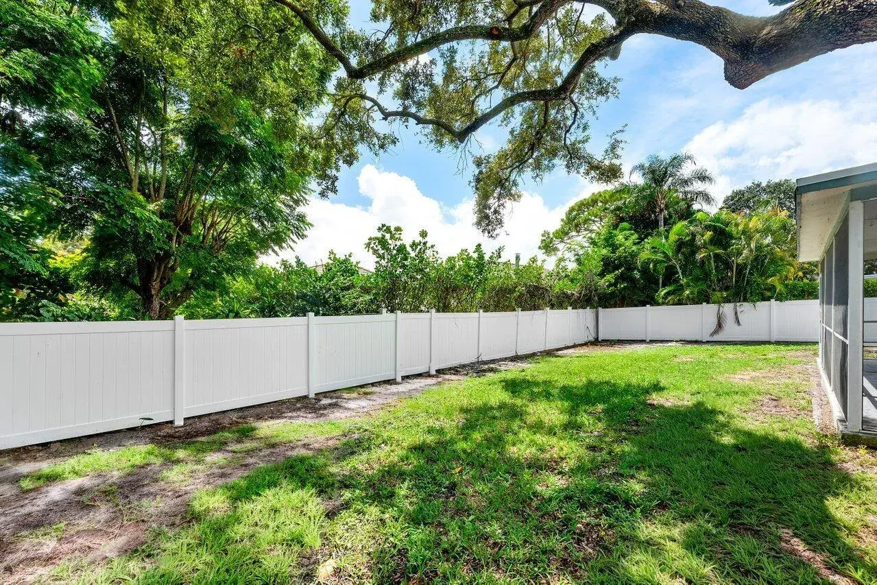 2350 NIKI JO Lane, Palm Beach Gardens FL 33410