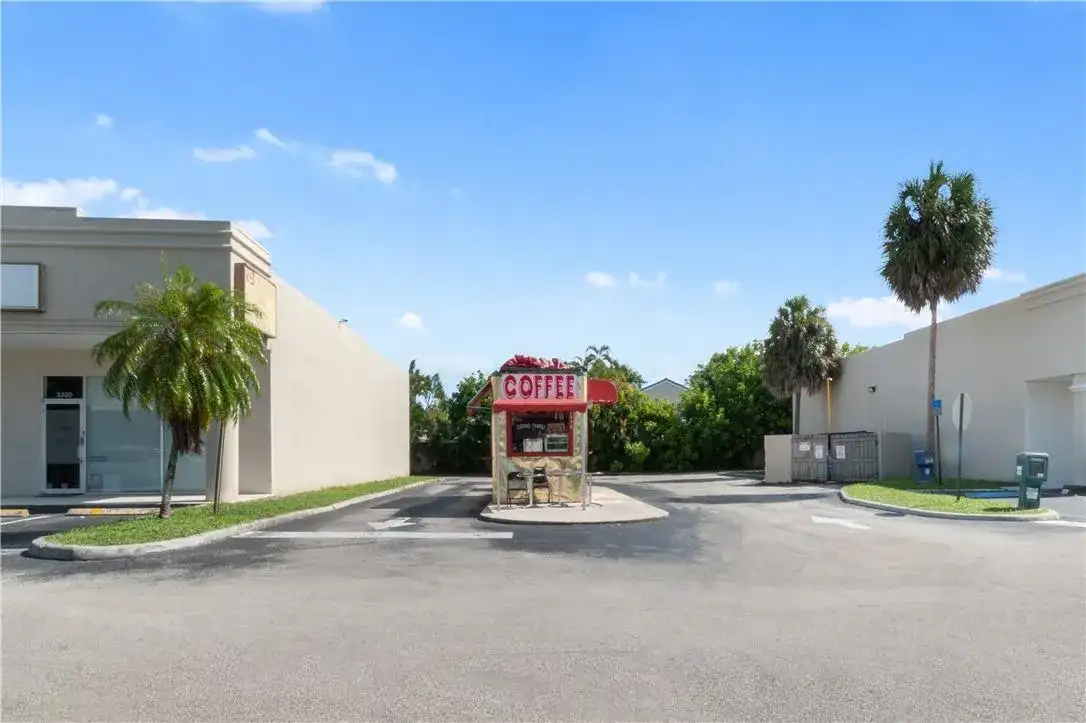 3370 Griffin Road, Dania Beach FL 33312 photo 4