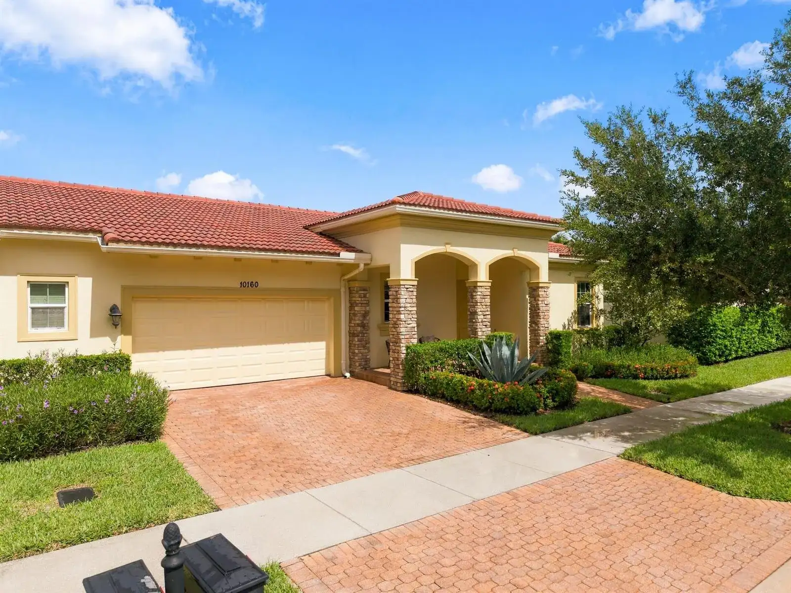 10160 SW AZZO Lane, Port St. Lucie FL 34986 photo 3