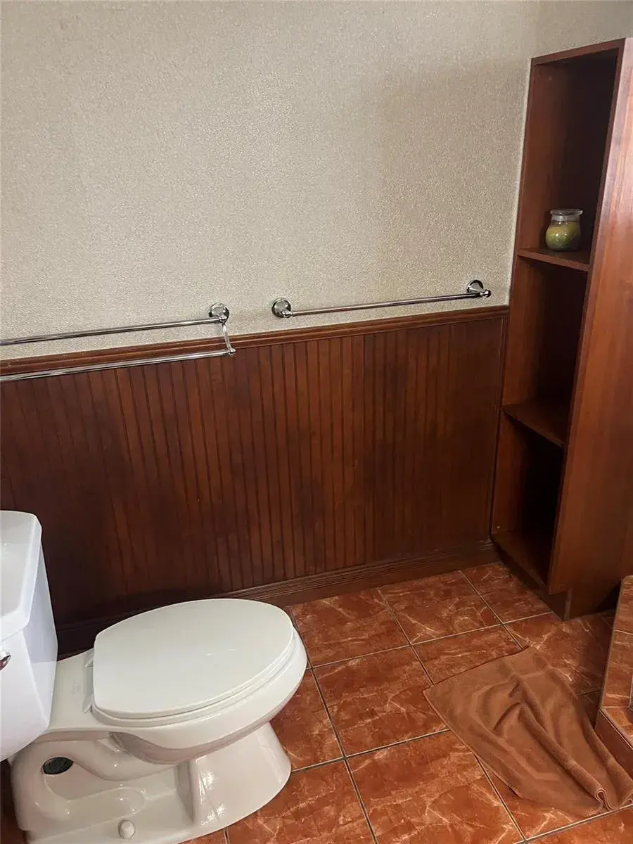 3300 N OCEAN Drive # 2B, Hollywood FL 33019