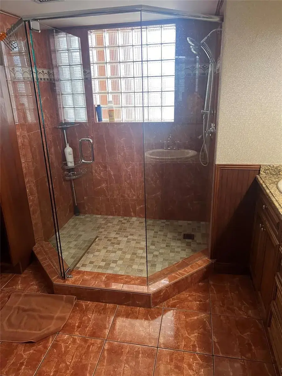 3300 N OCEAN Drive # 2B, Hollywood FL 33019