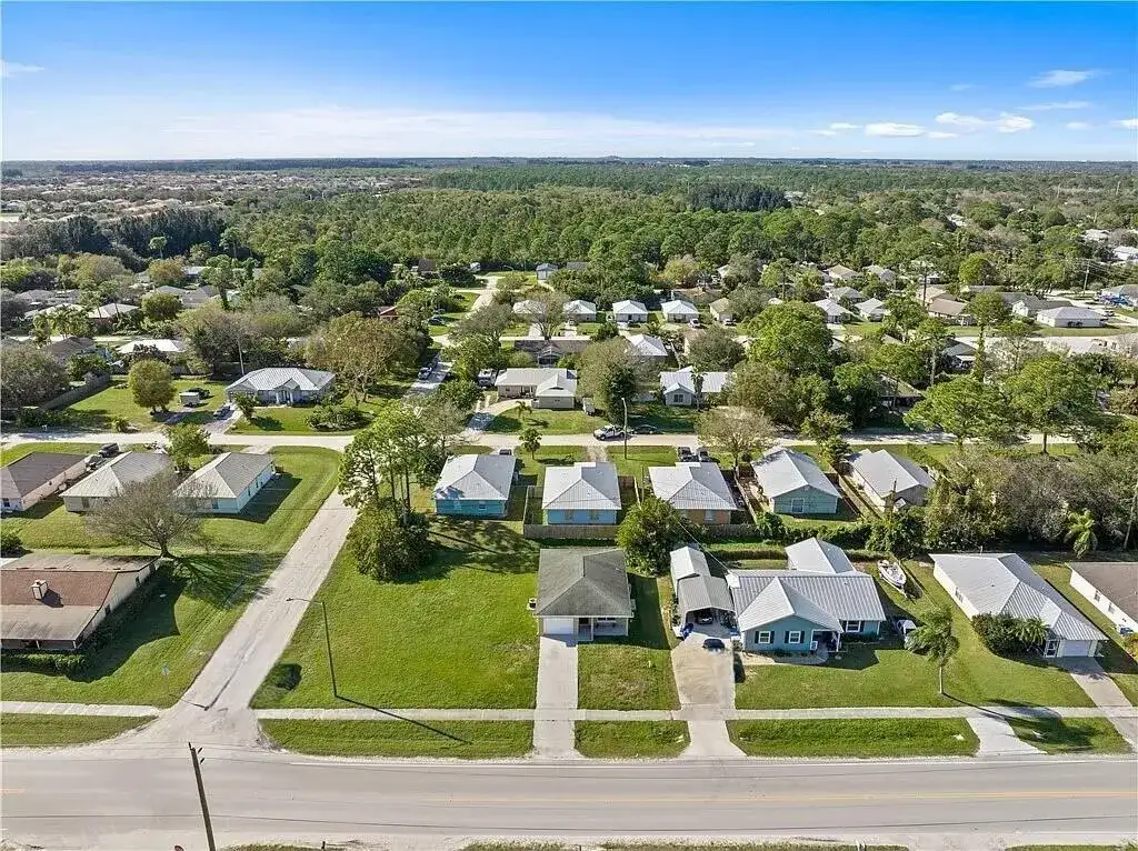 1585 20th Avenue SW, Vero Beach FL 32962 photo 4