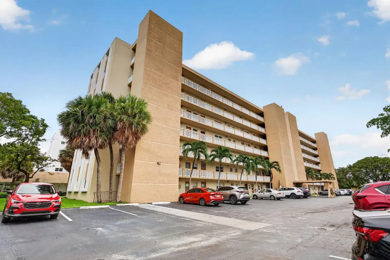 620 NE 12th Avenue # 202, Hallandale Beach FL 33009 photo 2