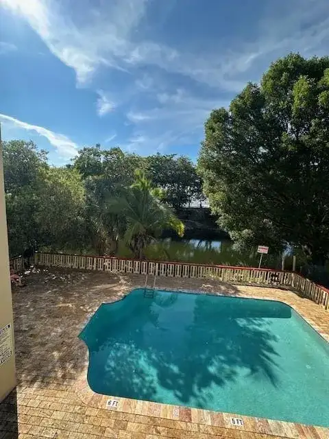 4265 NW Tamiami Canal Dr # 312, Miami FL 33126 photo 2