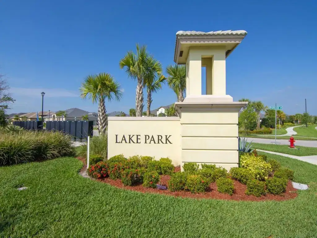 11484 SW LAKE PARK Drive, Port St. Lucie FL 34987 photo 2