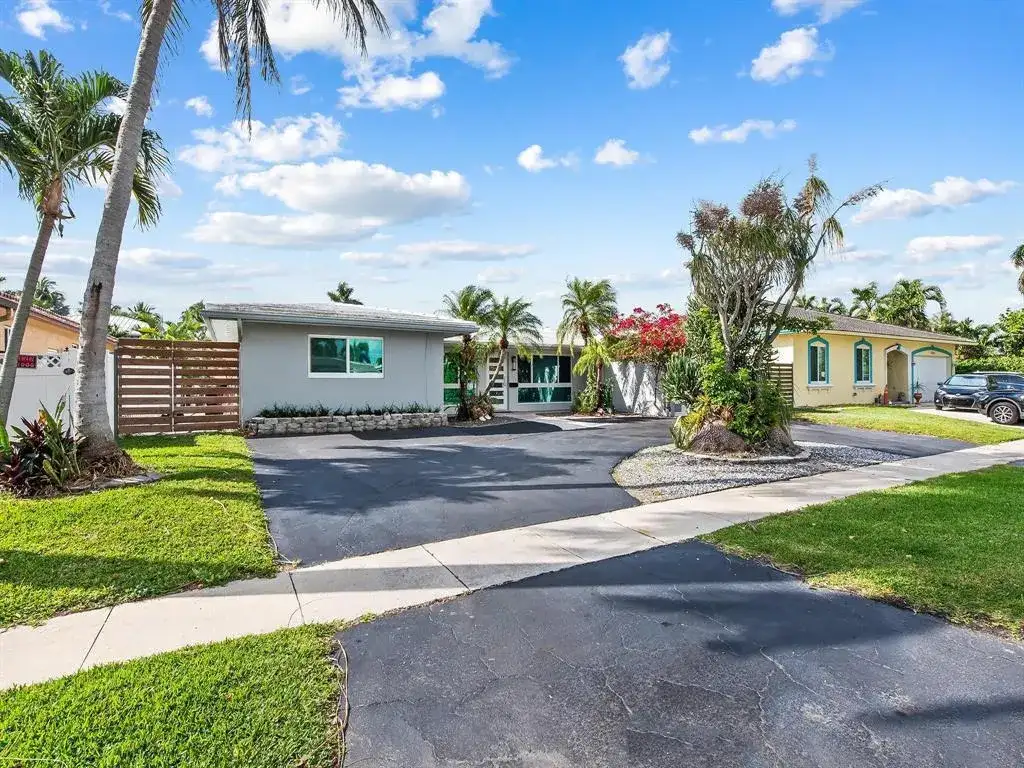 300 SE 10TH Street, Pompano Beach FL 33060 photo 3