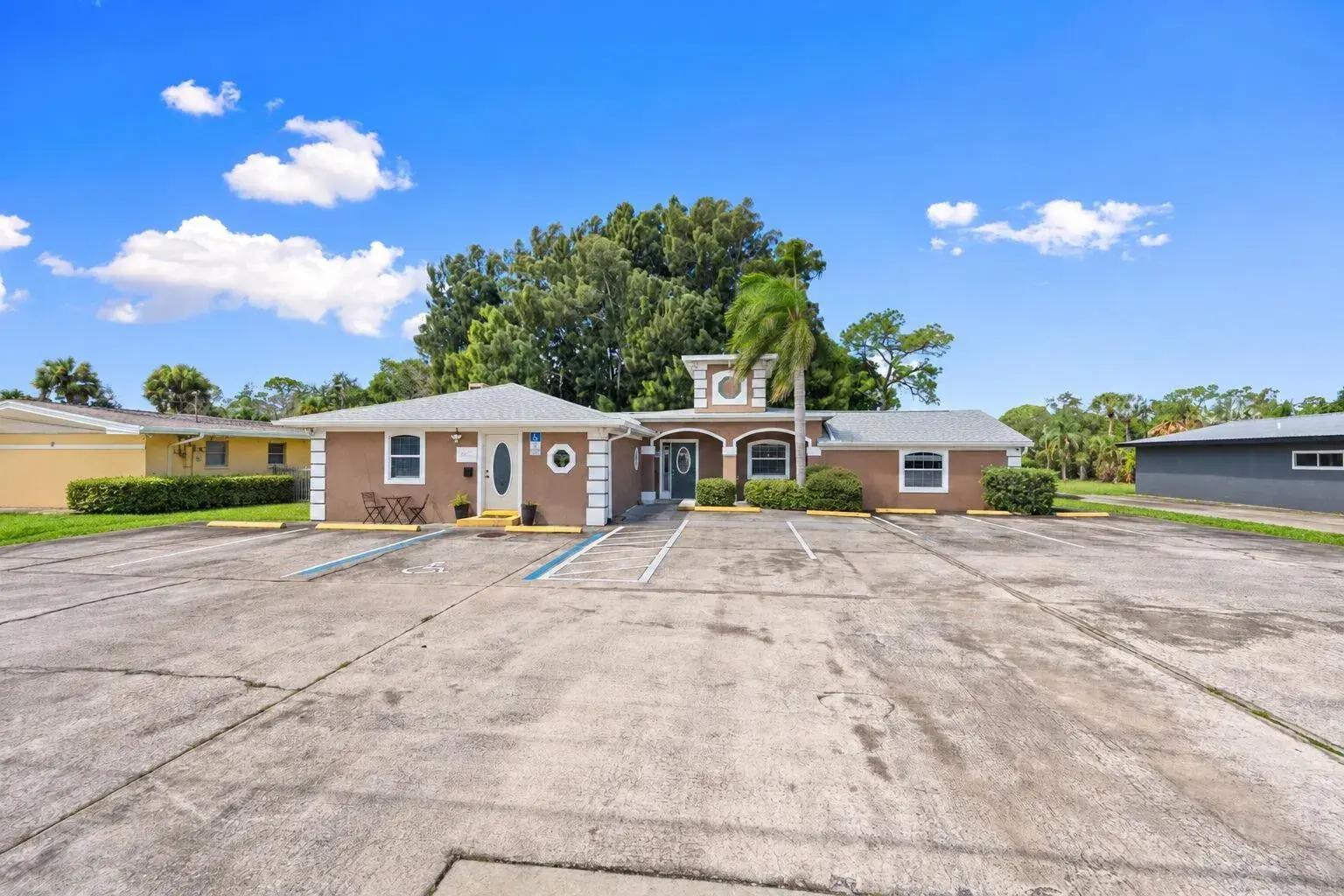 1542 S WICKHAM Road # B, Melbourne FL 32904