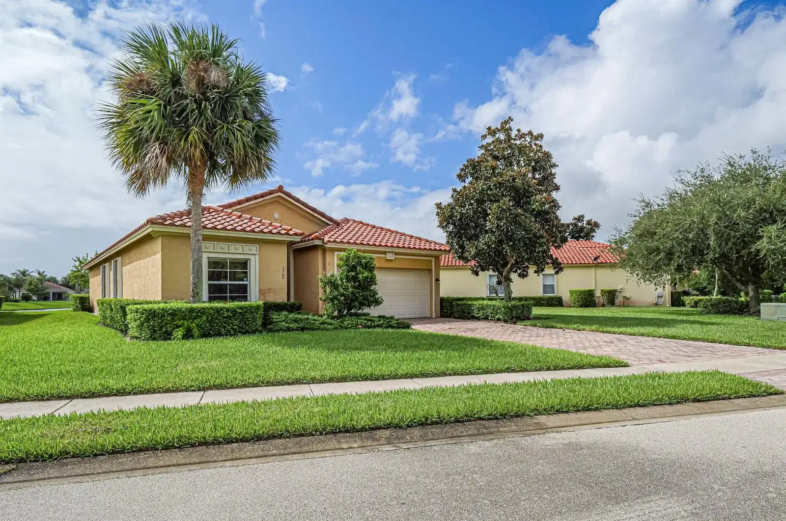 5560 57th Way, Vero Beach FL 32967 photo 2
