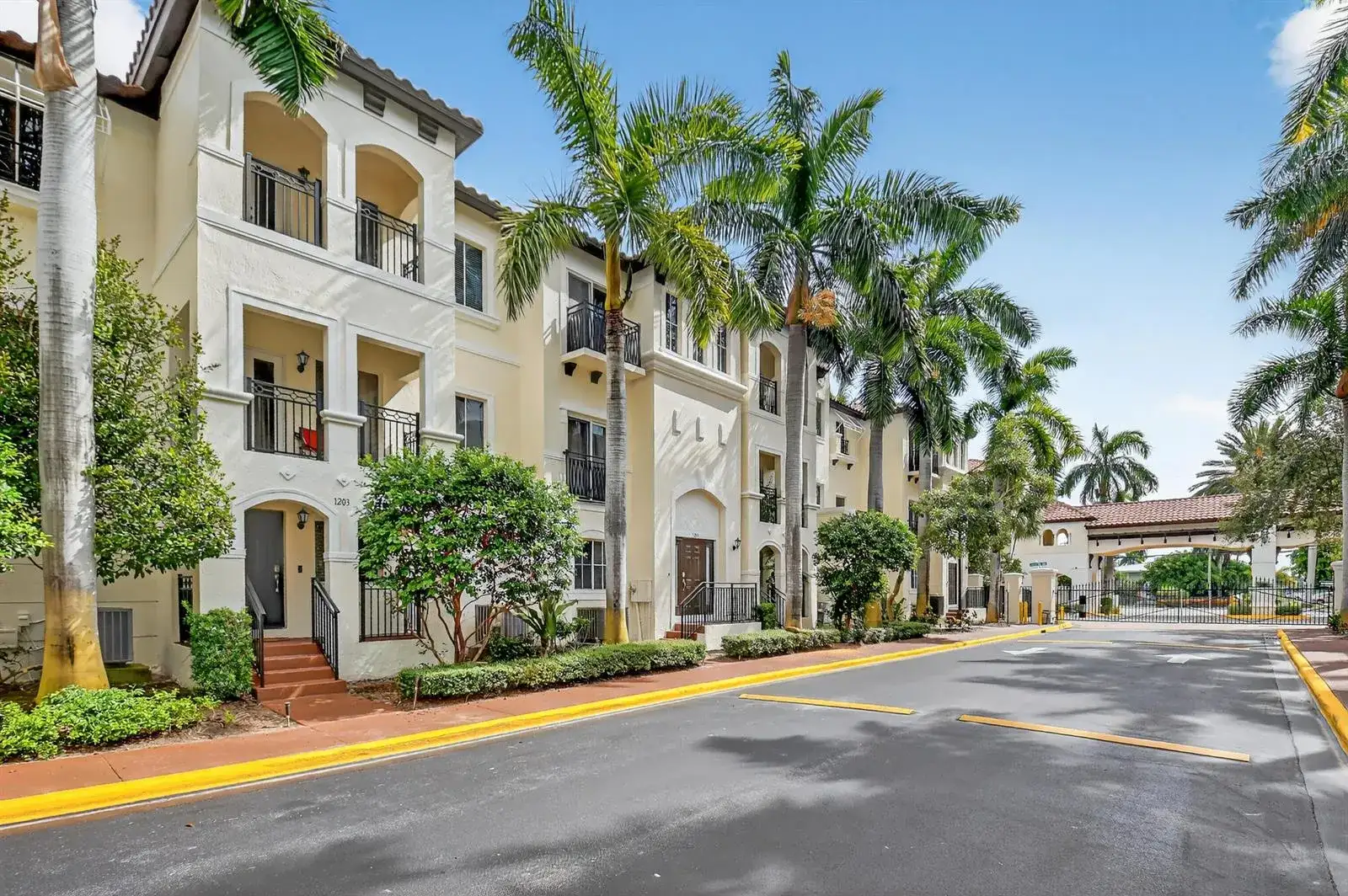 1203 Coastal Bay Boulevard, Boynton Beach FL 33435 photo 2