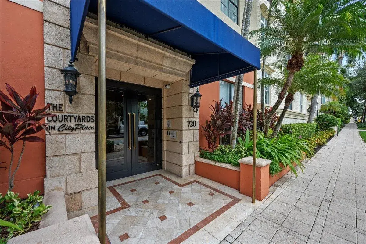 720 S Sapodilla Avenue # 204, West Palm Beach FL 33401
